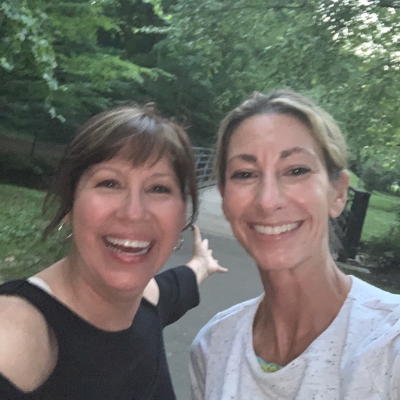 Meet your Posher, Jennifer - Picture 3 of 3